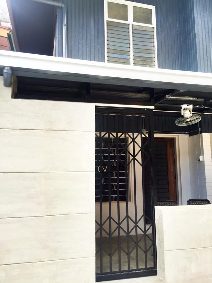 The Hub District Hostel And Dorm Makati City Exterior foto